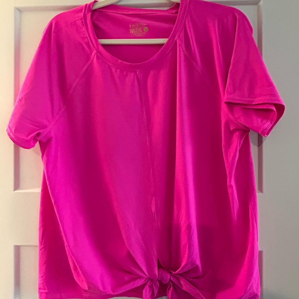 Lilly Pulitzer bright pink Luxletic top